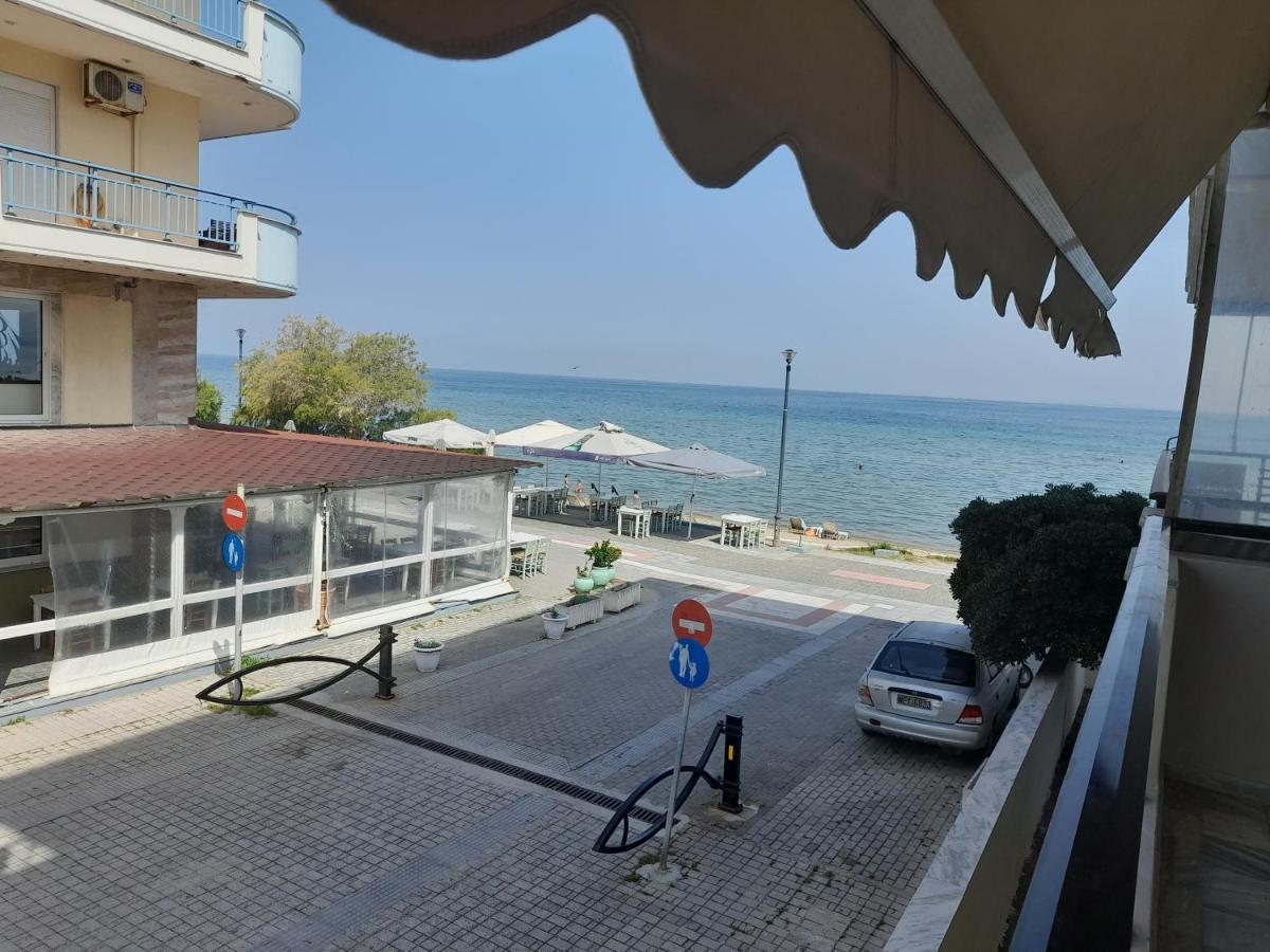 Annas Seaside Apartment Peraía Екстериор снимка